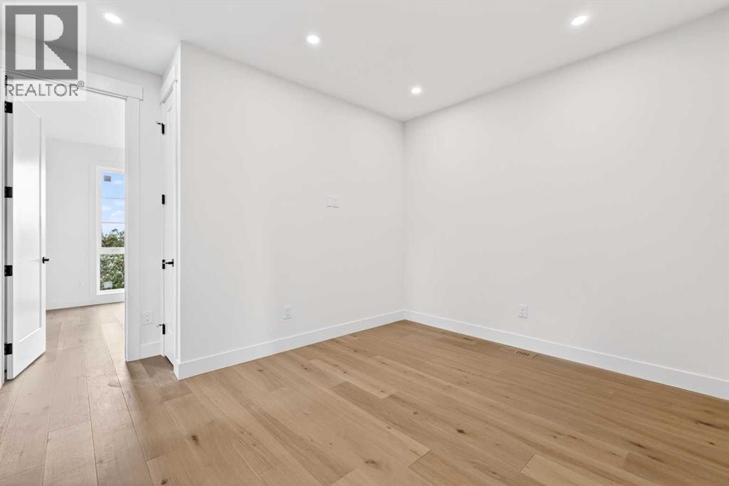 1119 Regal Crescent NE — photo 17