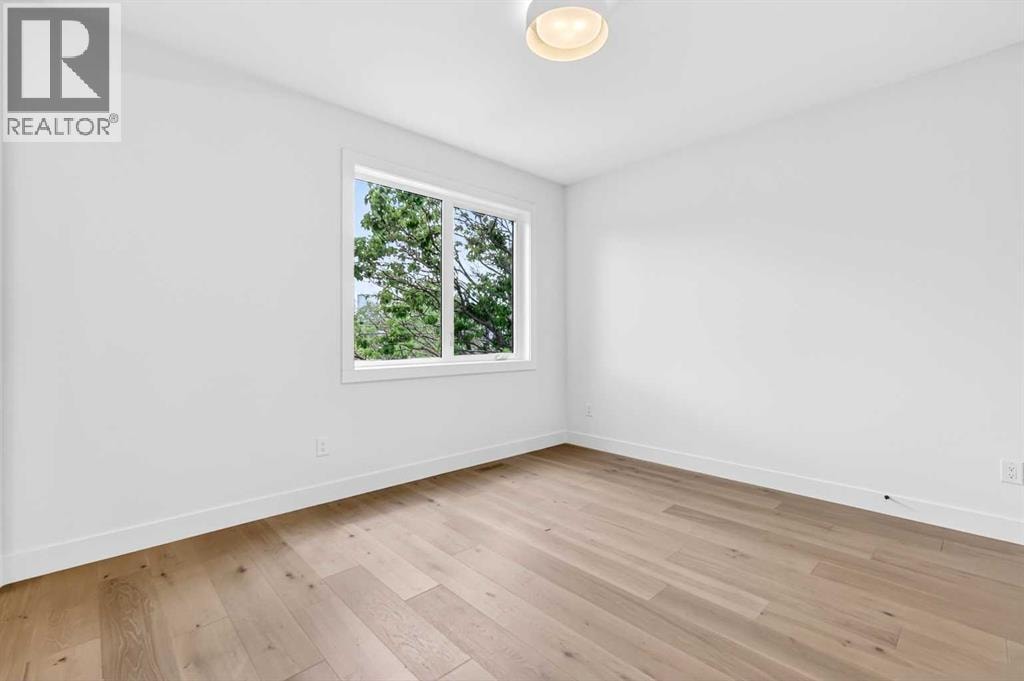 1119 Regal Crescent NE — photo 19