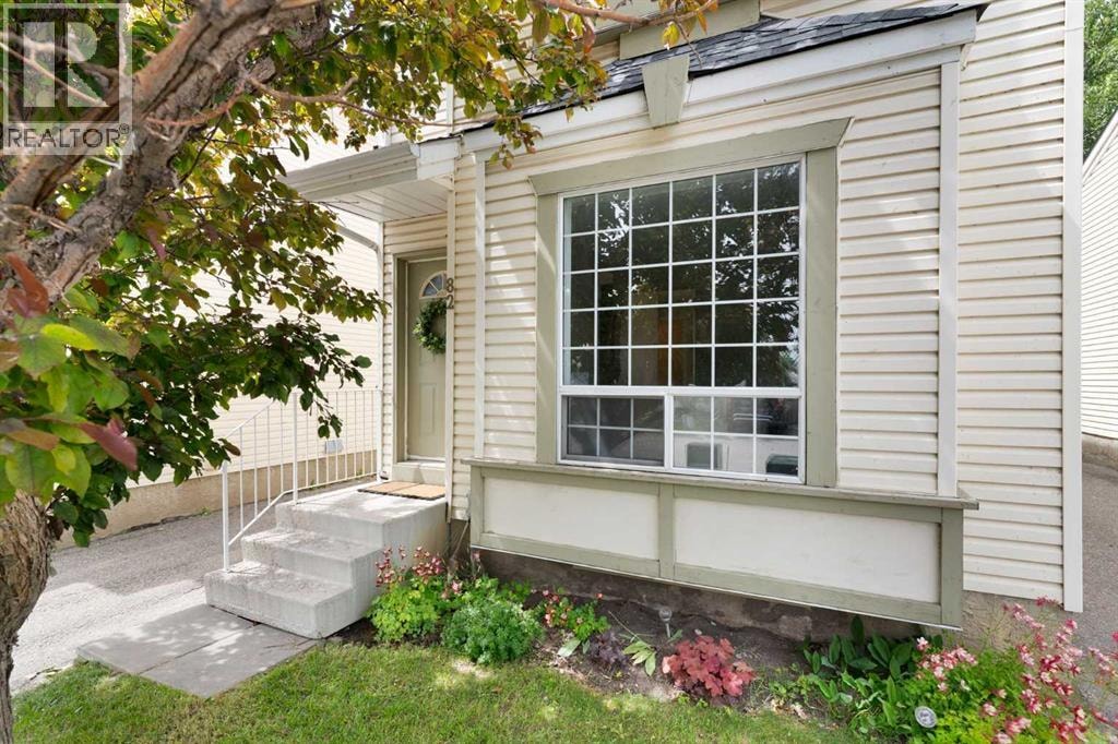 82 Coventry Lane NE — photo 2