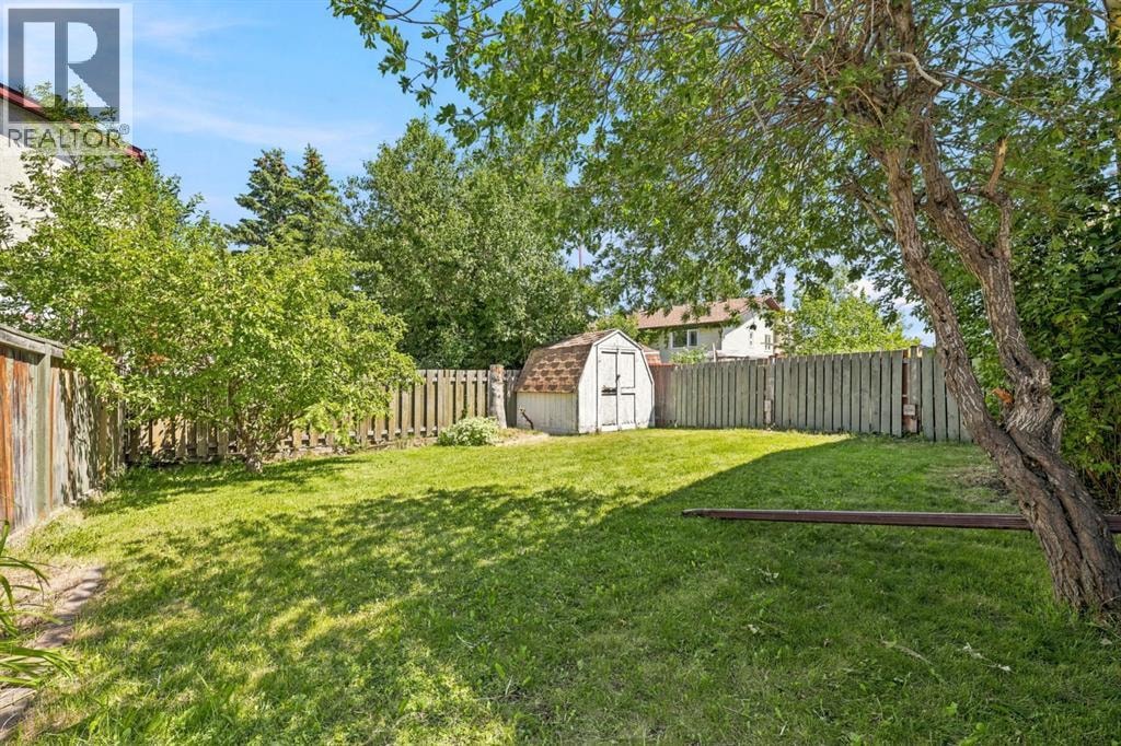 4308 38 Street NE — photo 34