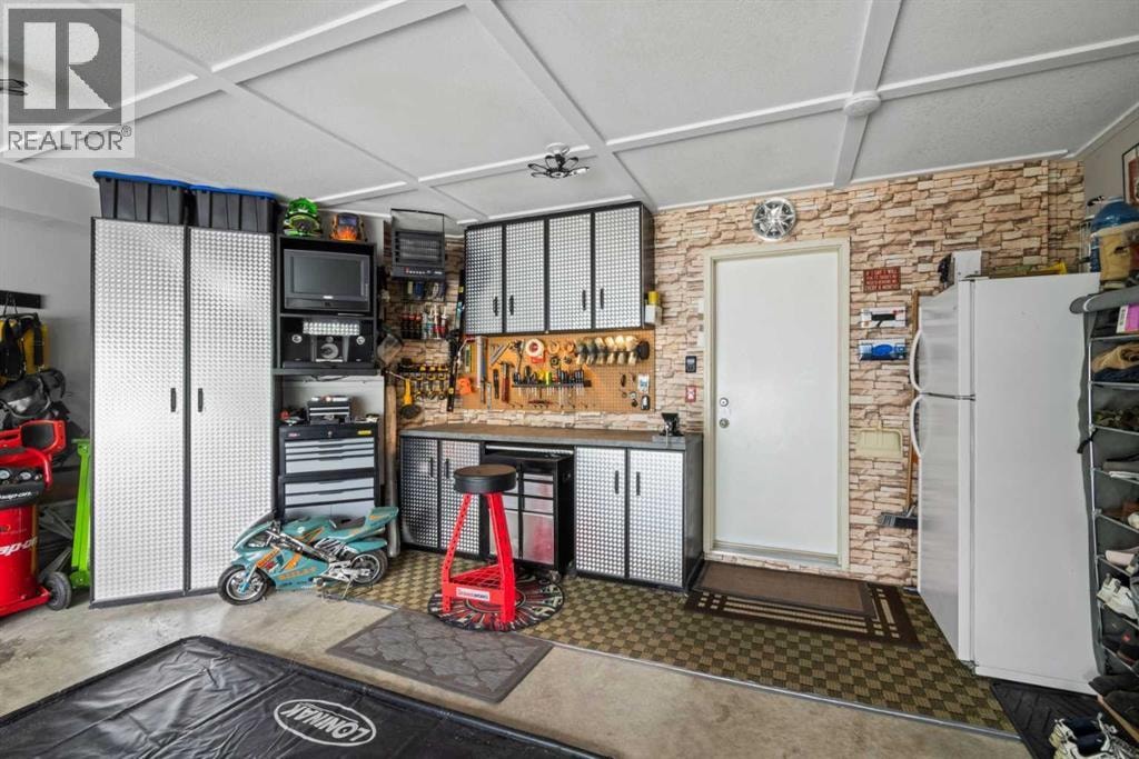 217 Douglas Glen Close SE — photo 32