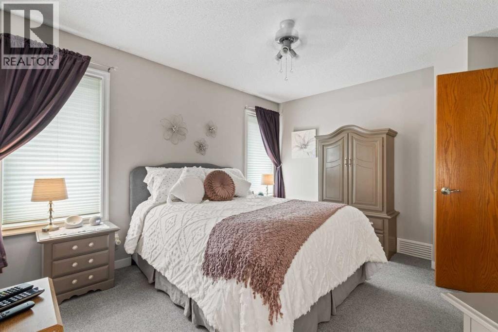217 Douglas Glen Close SE — photo 19