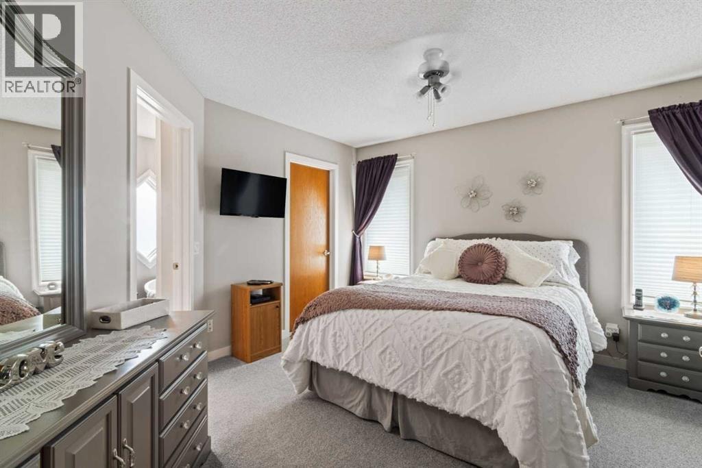 217 Douglas Glen Close SE — photo 18