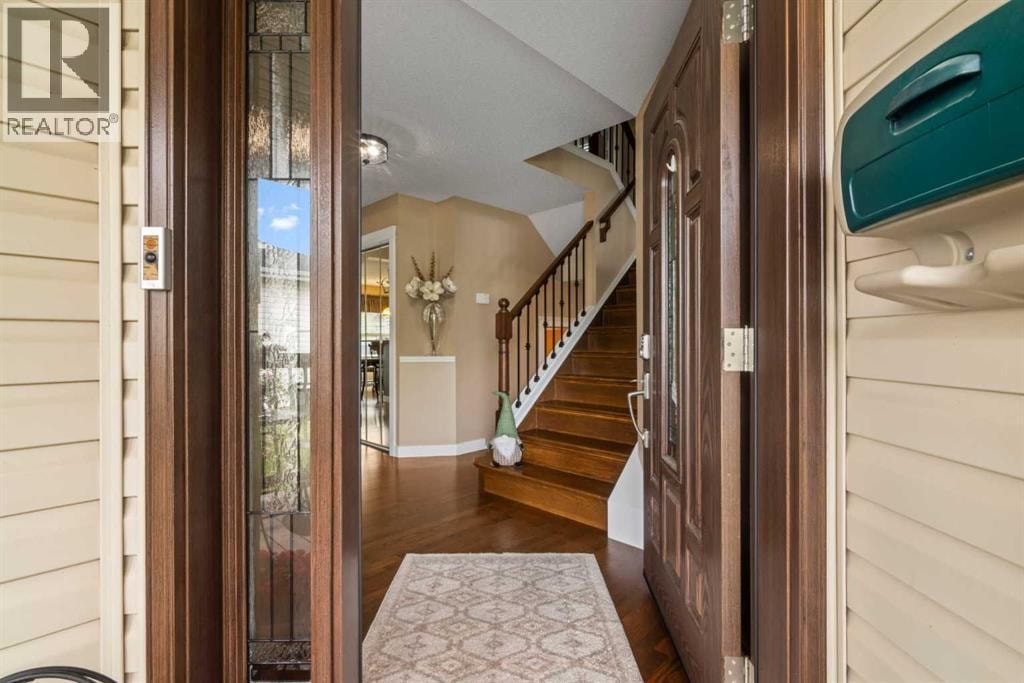 217 Douglas Glen Close SE — photo 4