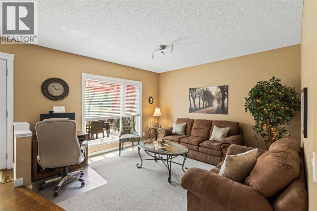 217 Douglas Glen Close SE — photo 8
