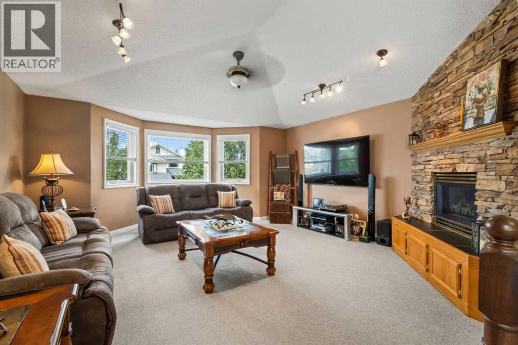 217 Douglas Glen Close SE — photo 16