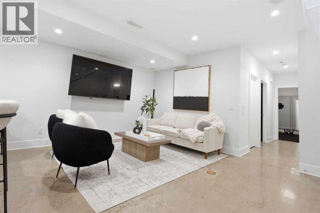 4318 17 Street SW — photo 35