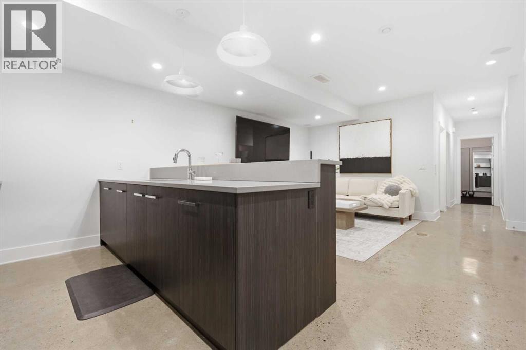 4318 17 Street SW — photo 33