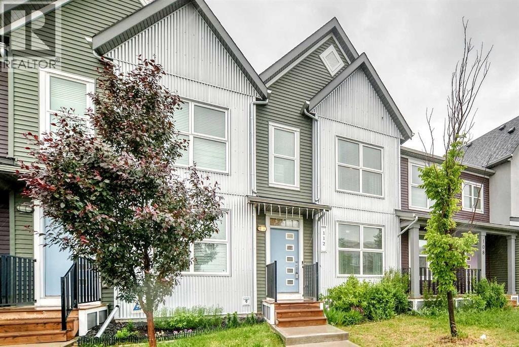 112 Carrington Boulevard NW — photo 2