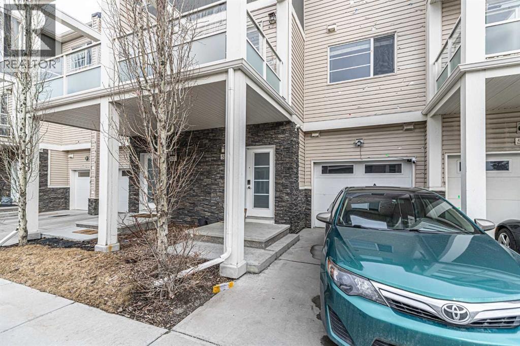 535 Redstone View NE — photo 3