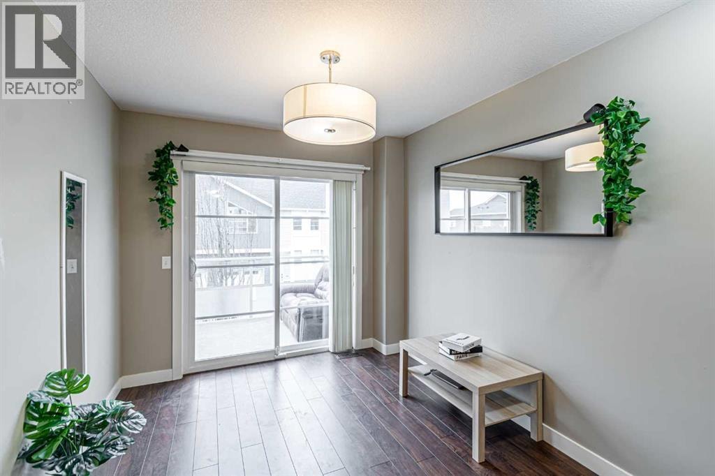 535 Redstone View NE — photo 6
