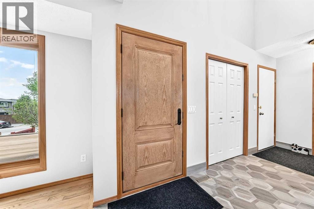 383 Edgebrook Rise NW — photo 3