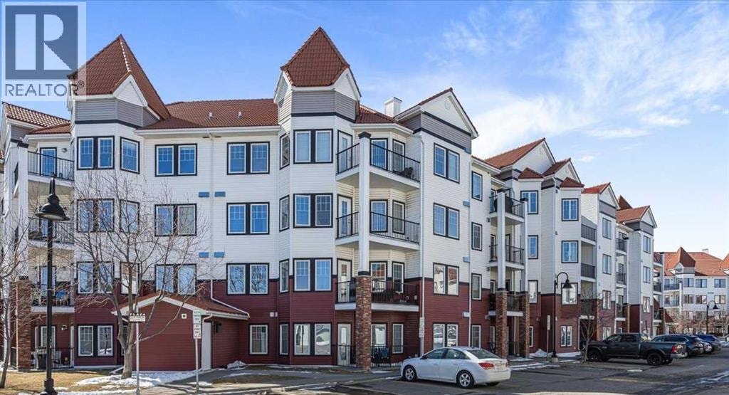 326, 30 Royal Oak Plaza NW — photo 1