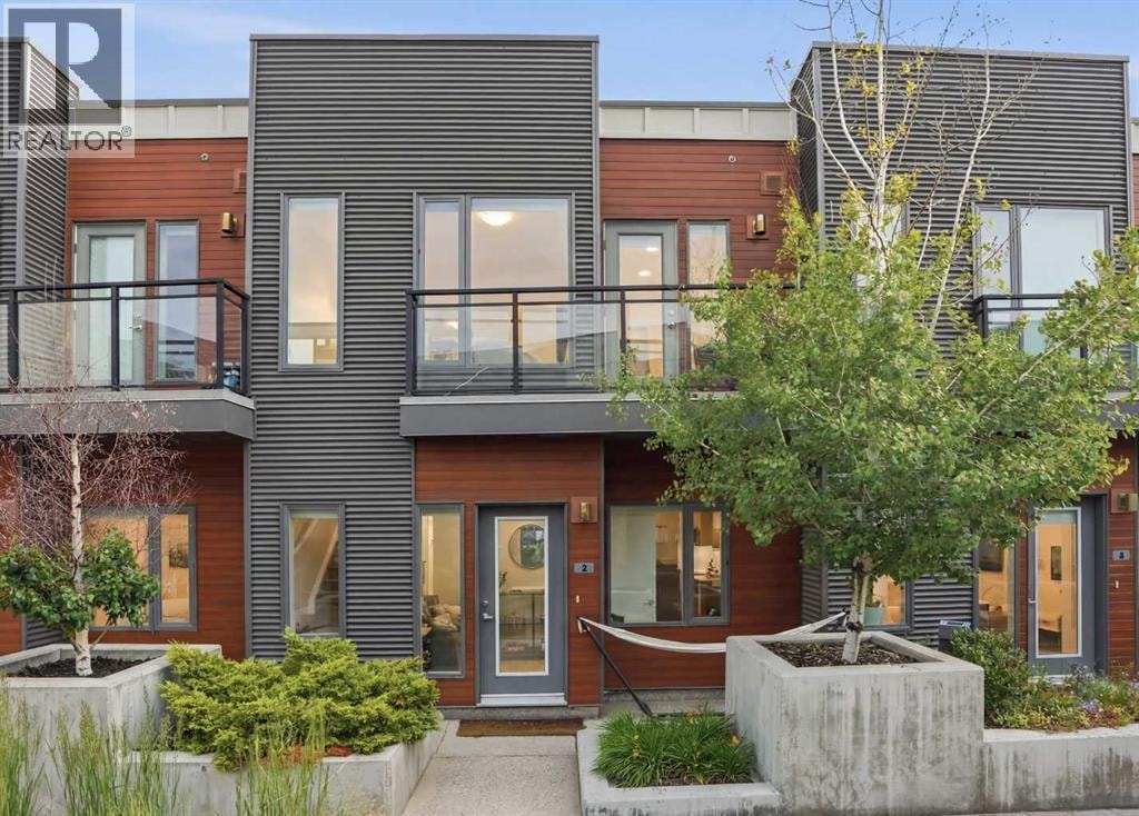 2, 71 34 Avenue SW — photo 1