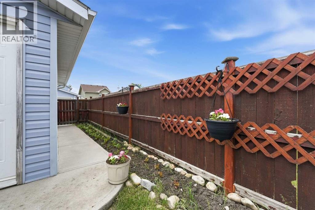 269 Tarington Close NE — photo 28