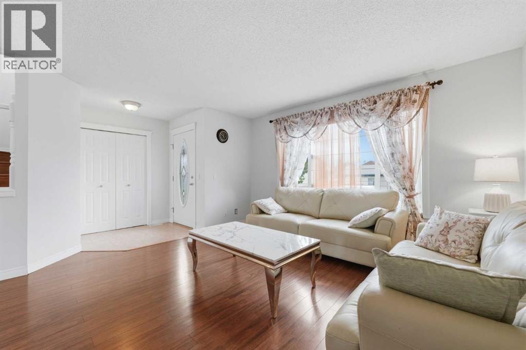 269 Tarington Close NE — photo 3