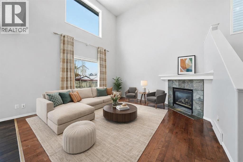 1076 Cranston Drive SE — photo 1