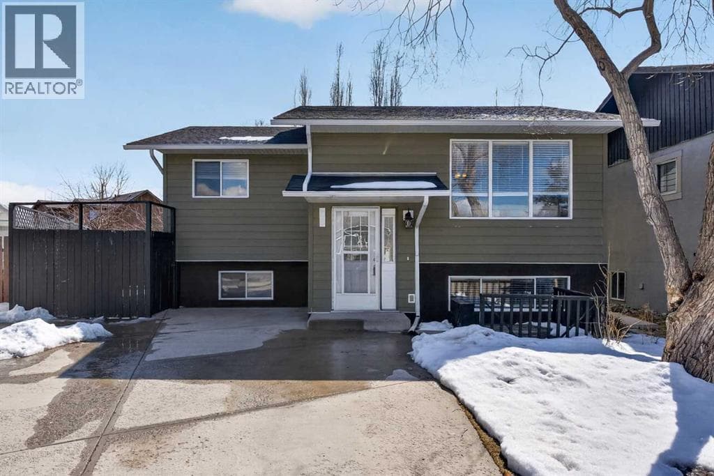 32 Fallingworth Court NE