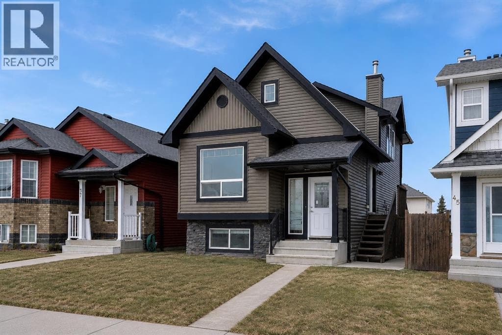 41 Saddlefield Drive NE