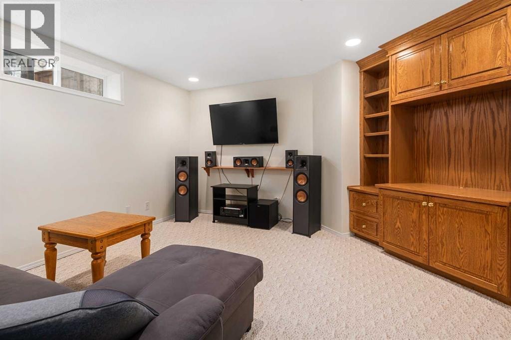 704 Woodside Drive NW — photo 40