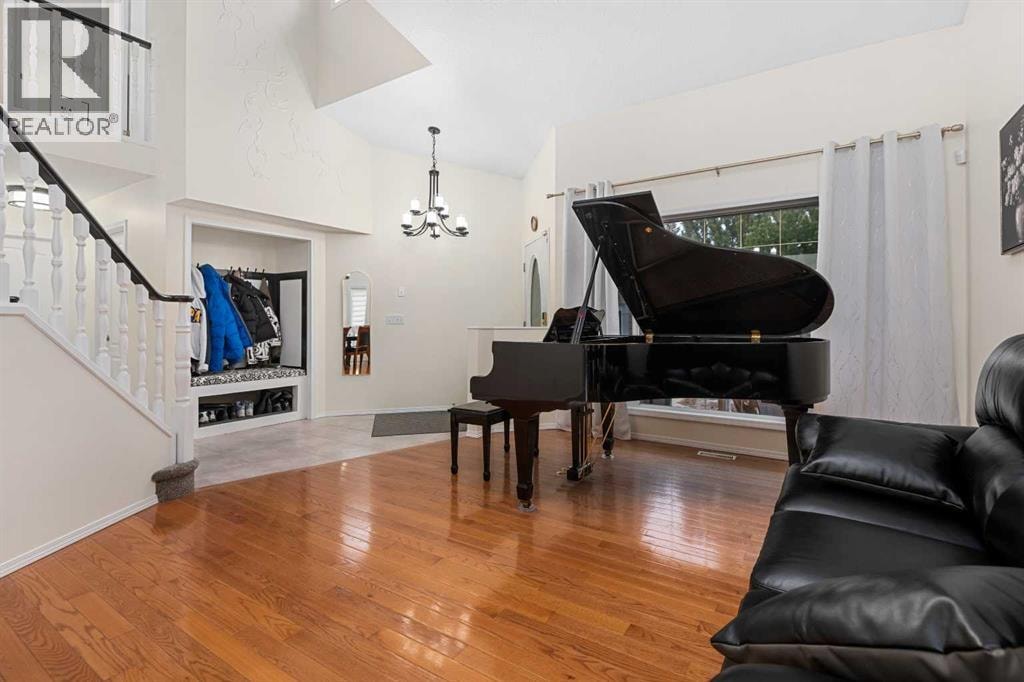 704 Woodside Drive NW — photo 7