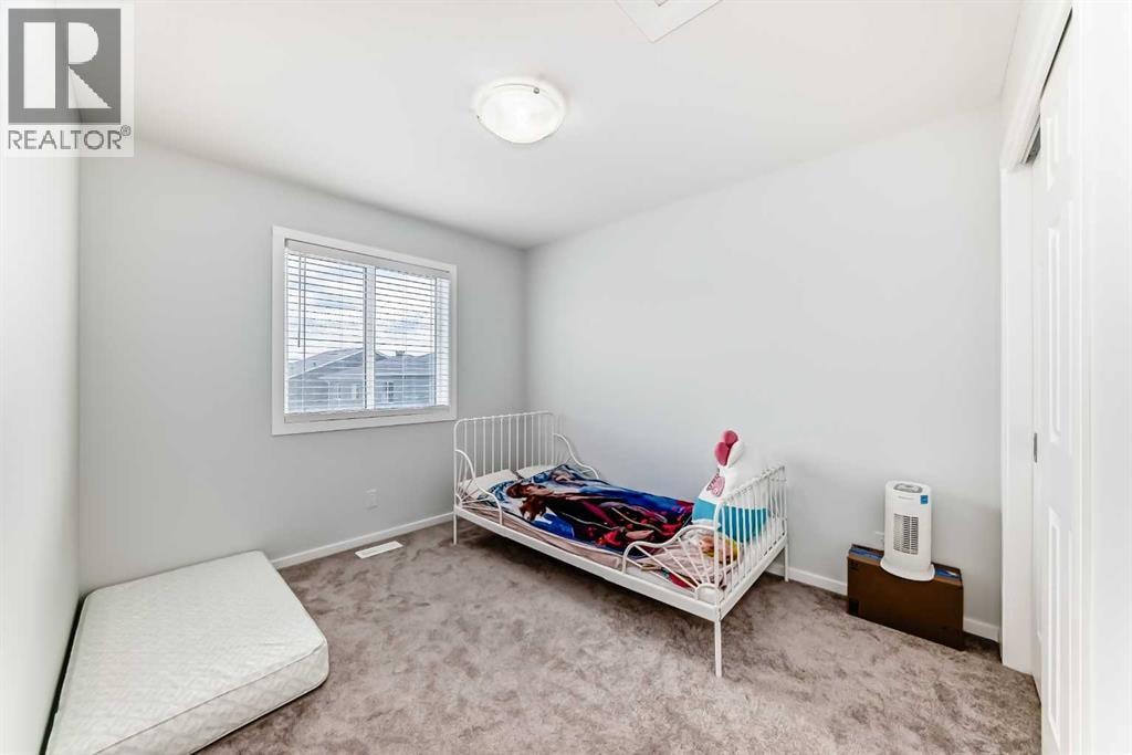 181 Yorkville Boulevard SW — photo 28