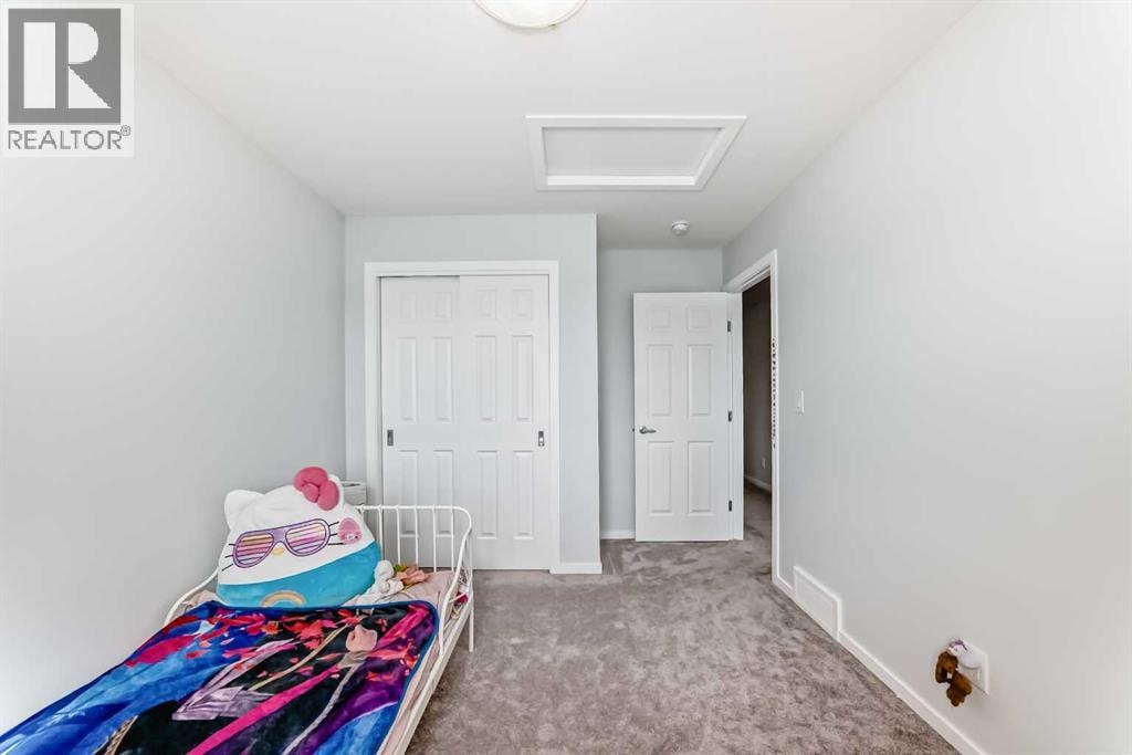 181 Yorkville Boulevard SW — photo 29