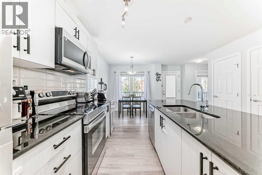 181 Yorkville Boulevard SW — photo 8