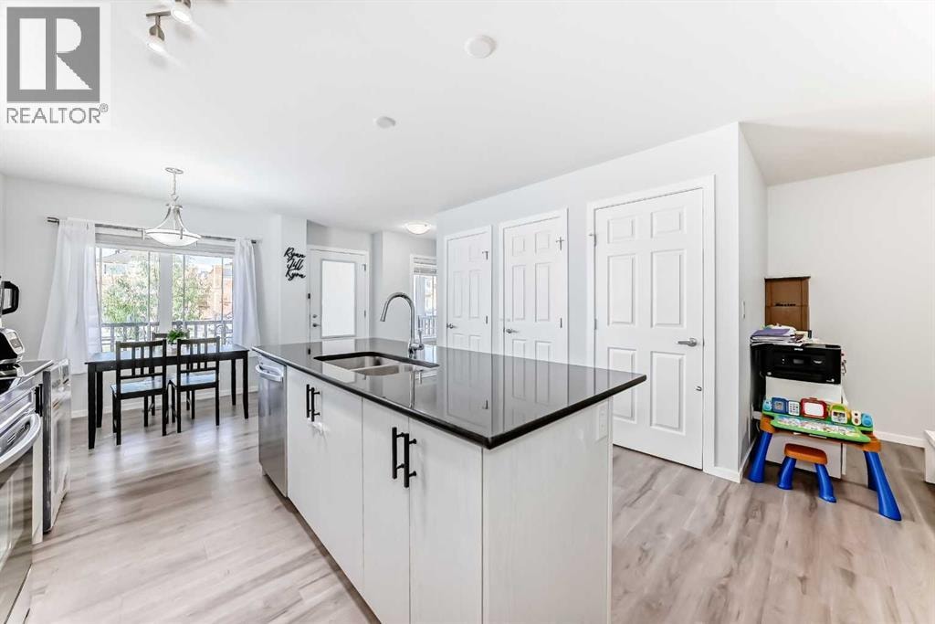 181 Yorkville Boulevard SW — photo 9