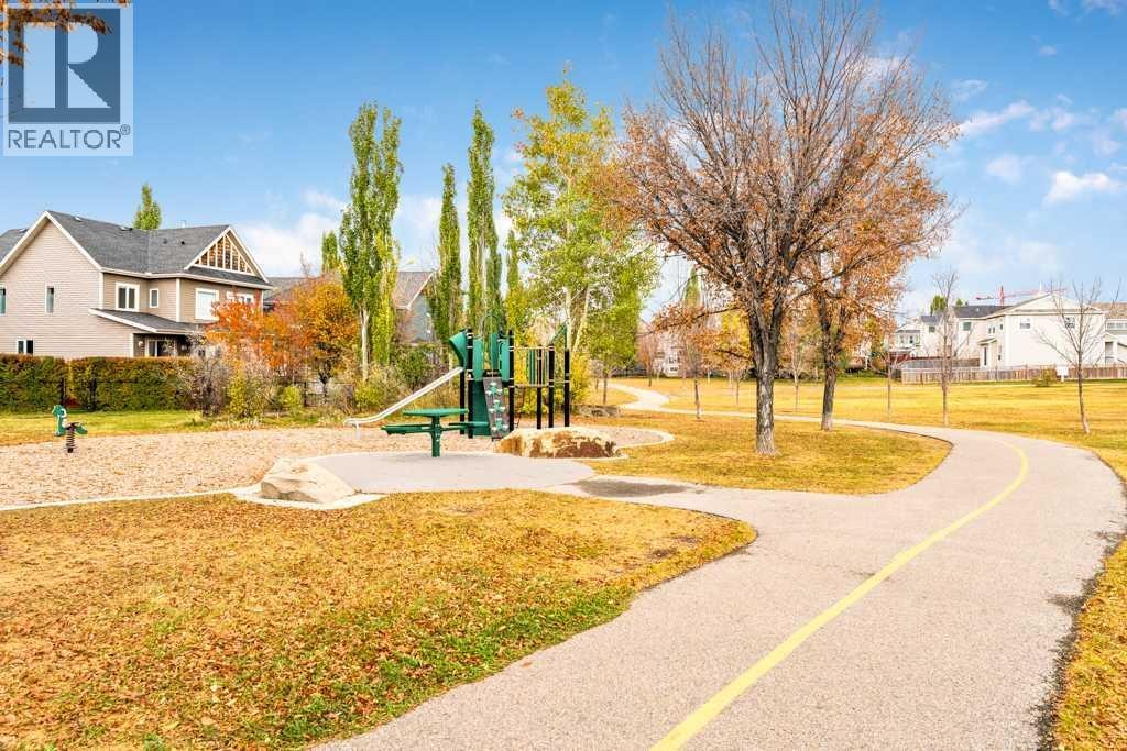 40 Cougar Ridge Heights SW — photo 49