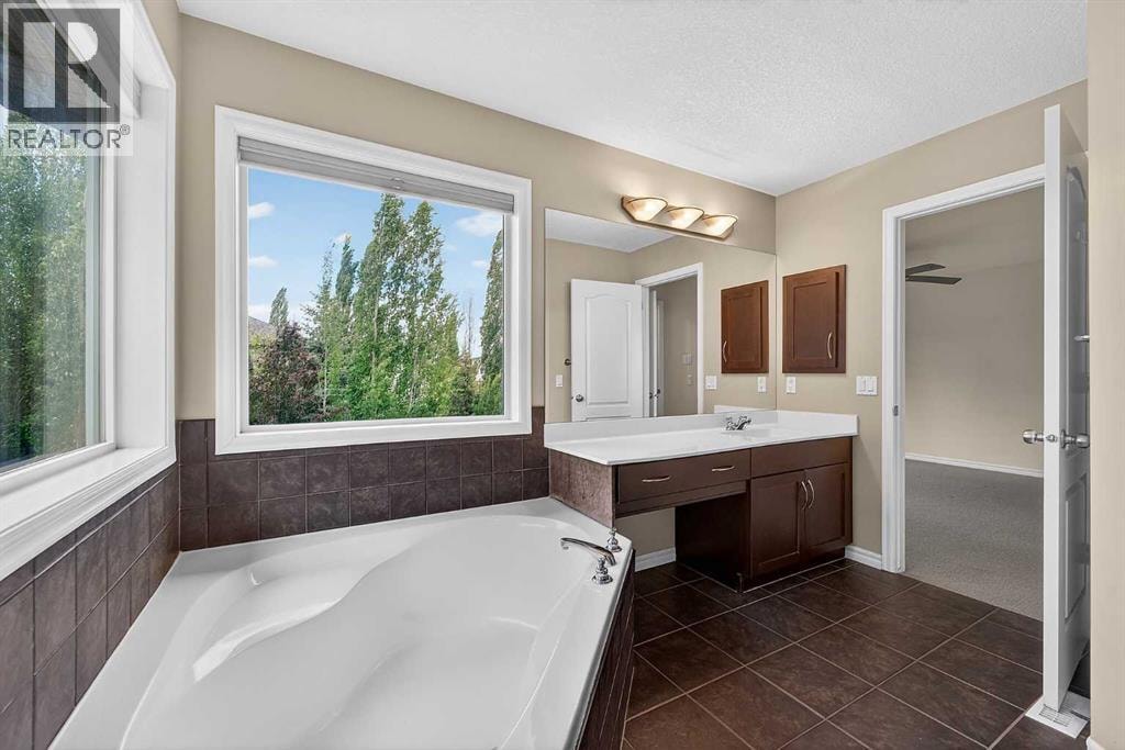162 Cranwell Square SE — photo 32