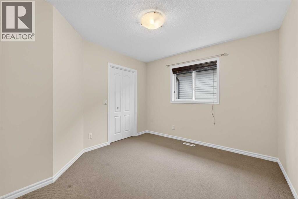 162 Cranwell Square SE — photo 35
