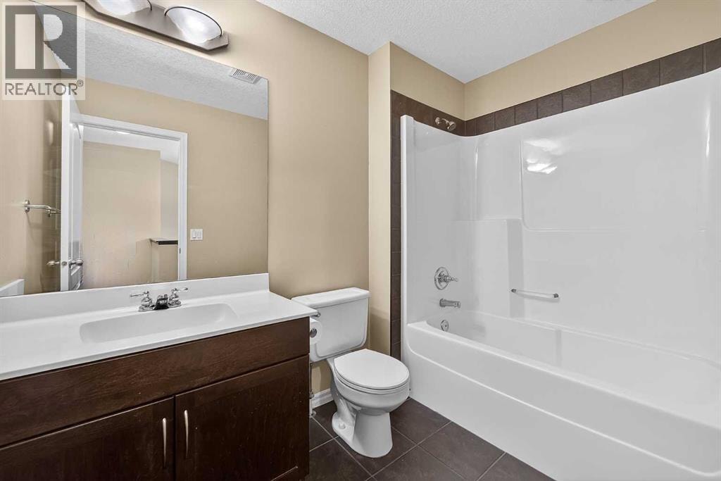 162 Cranwell Square SE — photo 38