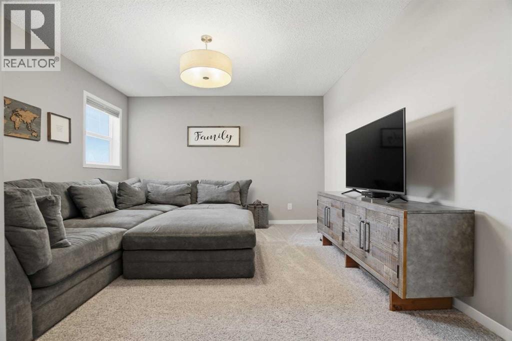 393 Masters Avenue SE — photo 22