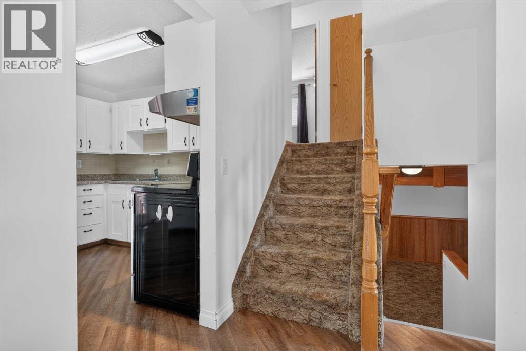24 Mckenna Mews SE — photo 12