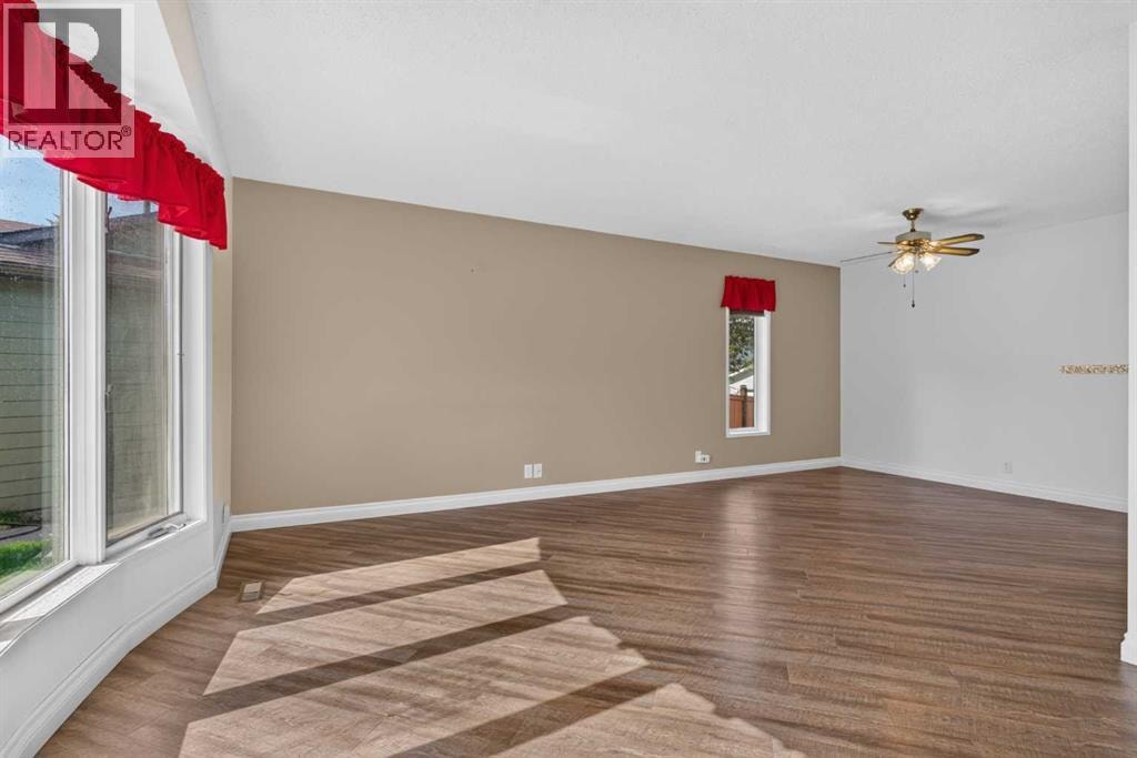 24 Mckenna Mews SE — photo 5