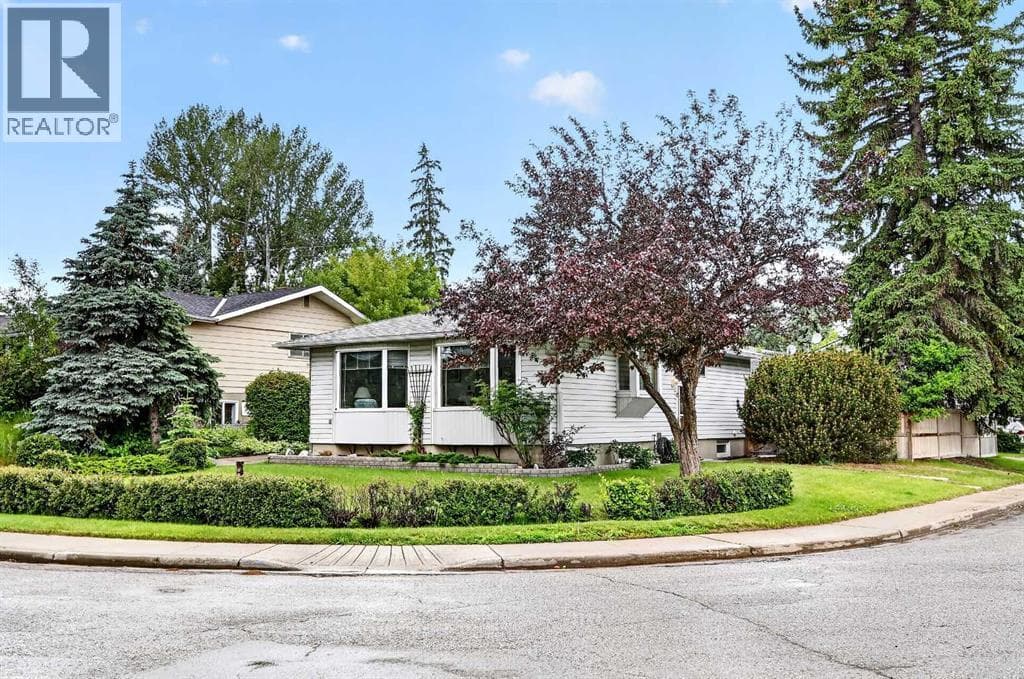 3227 Collingwood Drive NW