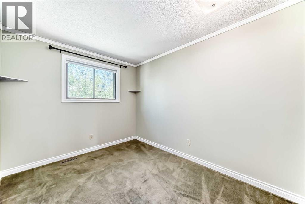 55 Woodstock Way SW — photo 22
