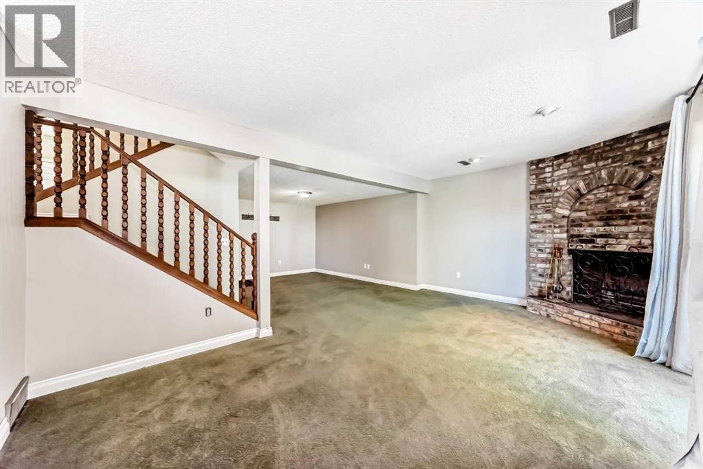 55 Woodstock Way SW — photo 27