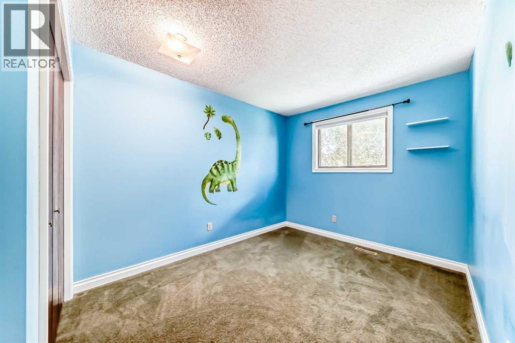 55 Woodstock Way SW — photo 20