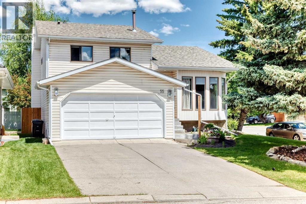 55 Woodstock Way SW — photo 2