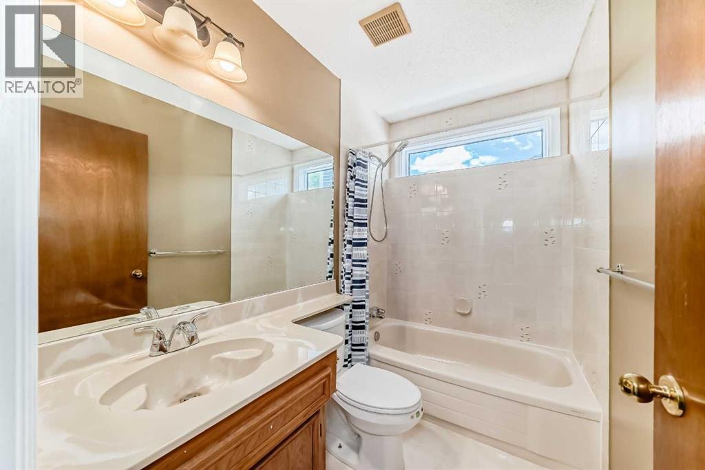 55 Woodstock Way SW — photo 24