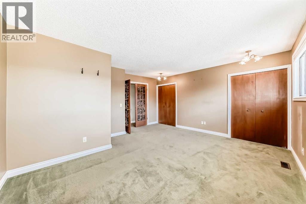 55 Woodstock Way SW — photo 17