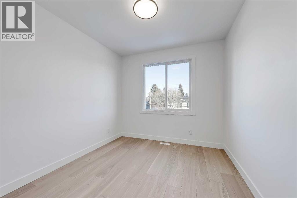 3536 43 Street SW — photo 33