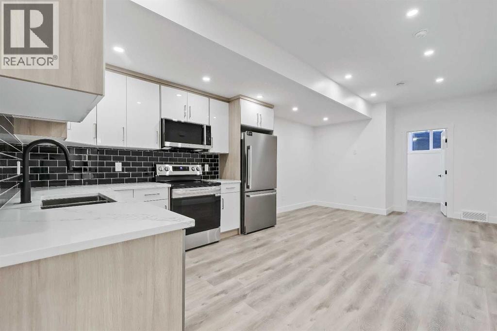 3536 43 Street SW — photo 37