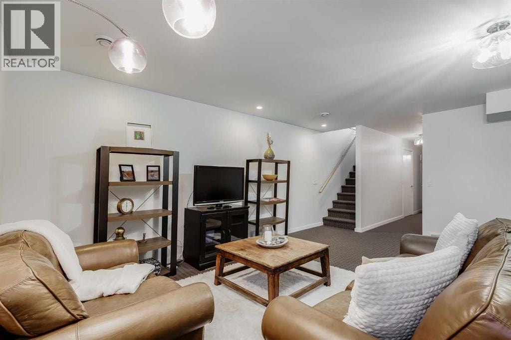 2729 Cochrane Road NW — photo 32