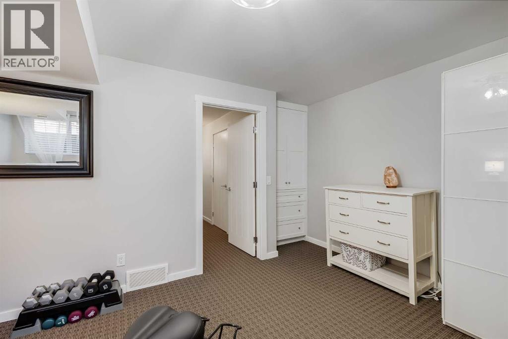 2729 Cochrane Road NW — photo 36