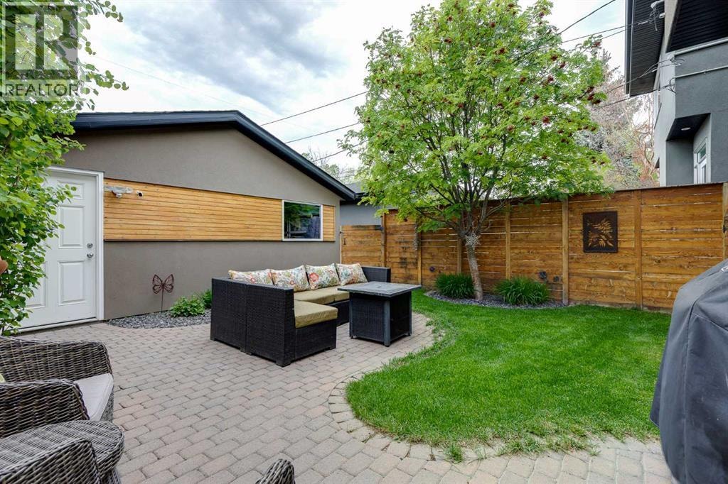2729 Cochrane Road NW — photo 38