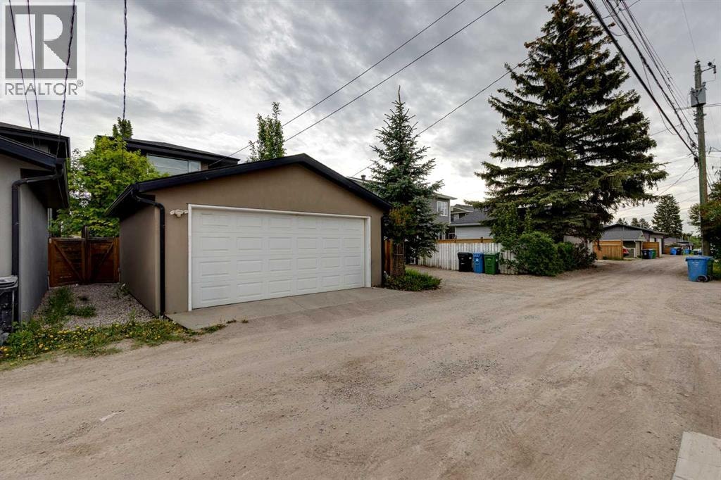 2729 Cochrane Road NW — photo 41