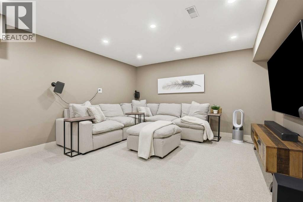349 Capri Avenue NW — photo 31